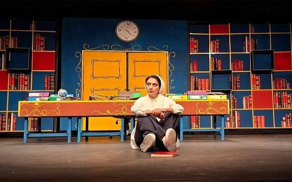 مونا فرجاد به «کتابخانه نیمه‌شب» پیوست